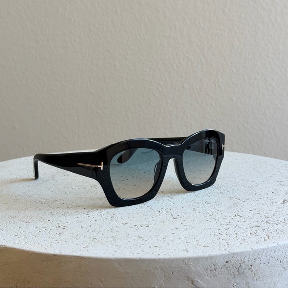 Tom Ford Guilliana sunglasses, NEW - Picture 2 of 6
